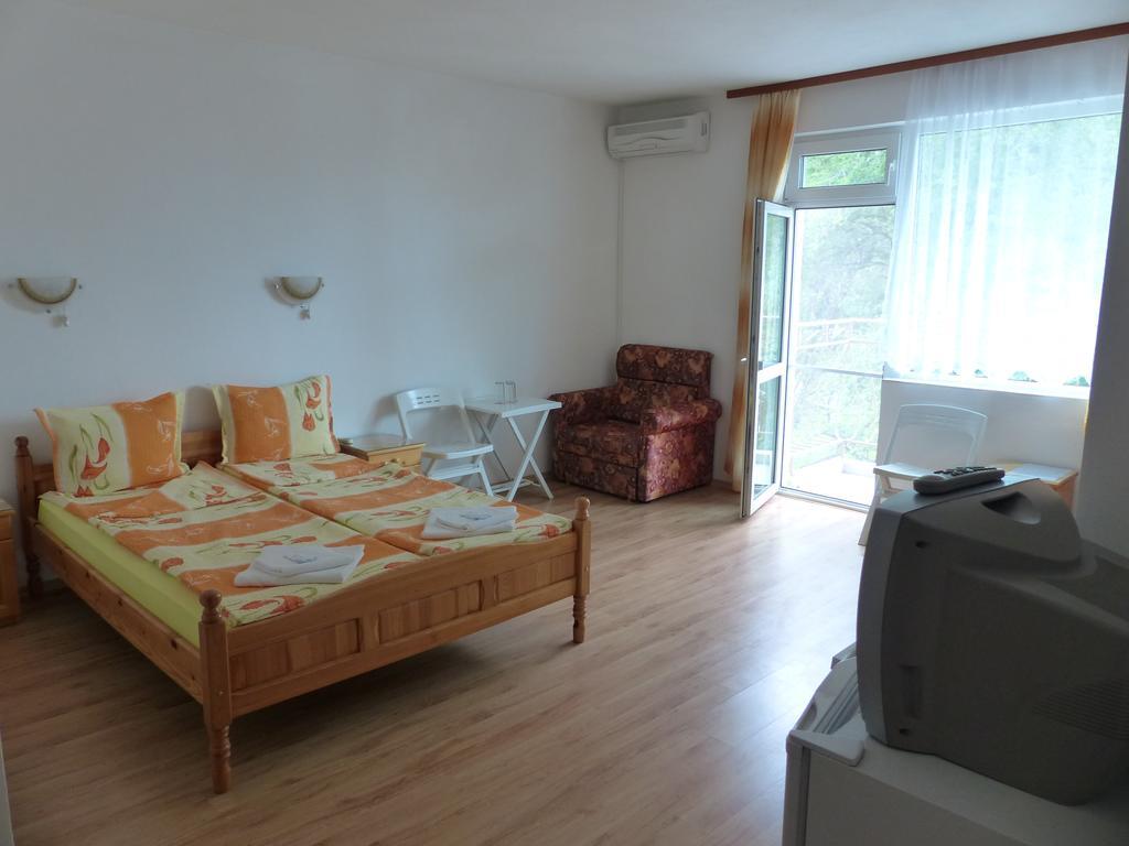 Sunhouse Rooms Царево Екстер'єр фото
