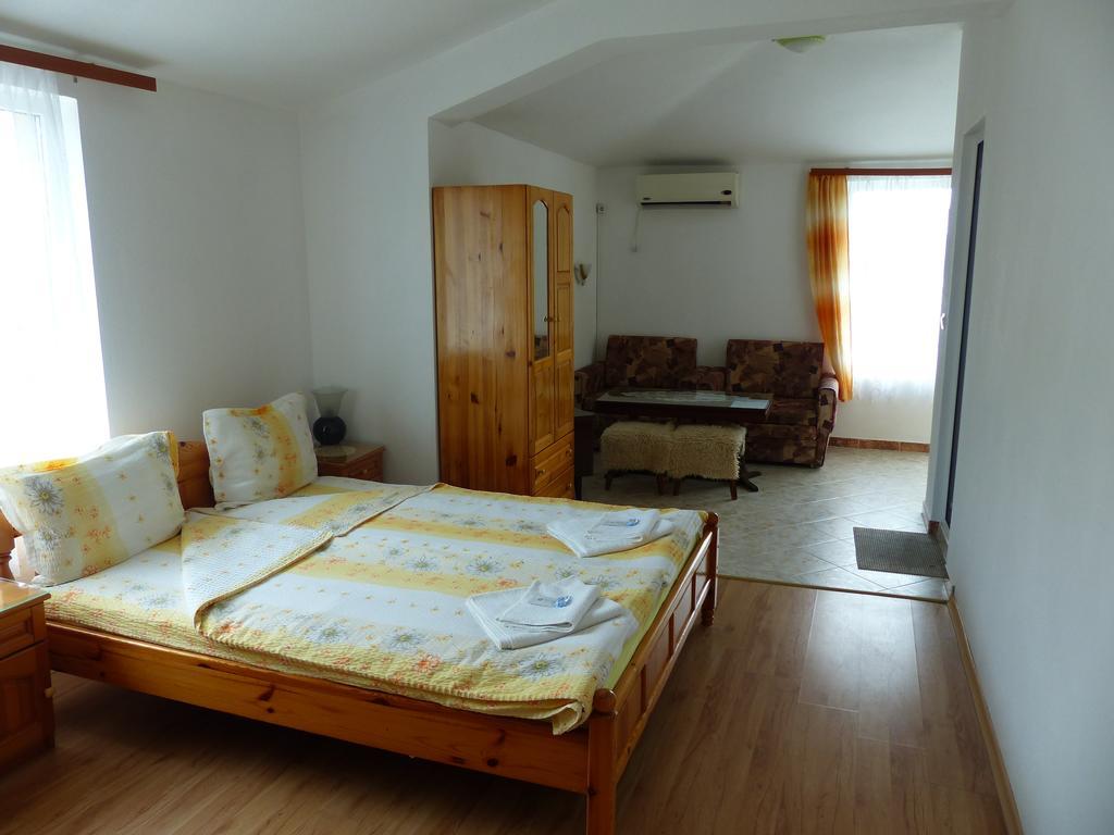 Sunhouse Rooms Царево Екстер'єр фото