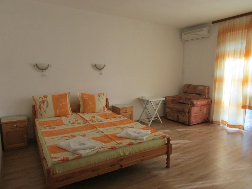 Sunhouse Rooms Царево Екстер'єр фото