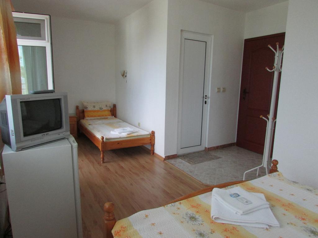 Sunhouse Rooms Царево Екстер'єр фото